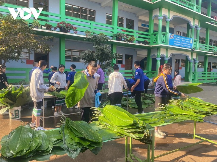 Thế hệ trẻ kiều bào tại Lào lan tỏa nét đẹp văn hóa truyền thống Tết Việt